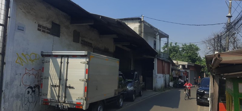 Ruang Usaha Luas Lokasi Strategis Pinggir Jalan @Cilodong, Depok