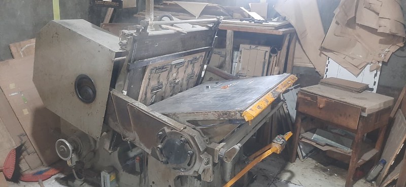 Ruang Usaha Luas Lokasi Strategis Pinggir Jalan @Cilodong, Depok