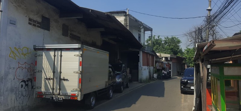 Ruang Usaha Luas Lokasi Strategis Pinggir Jalan @Cilodong, Depok