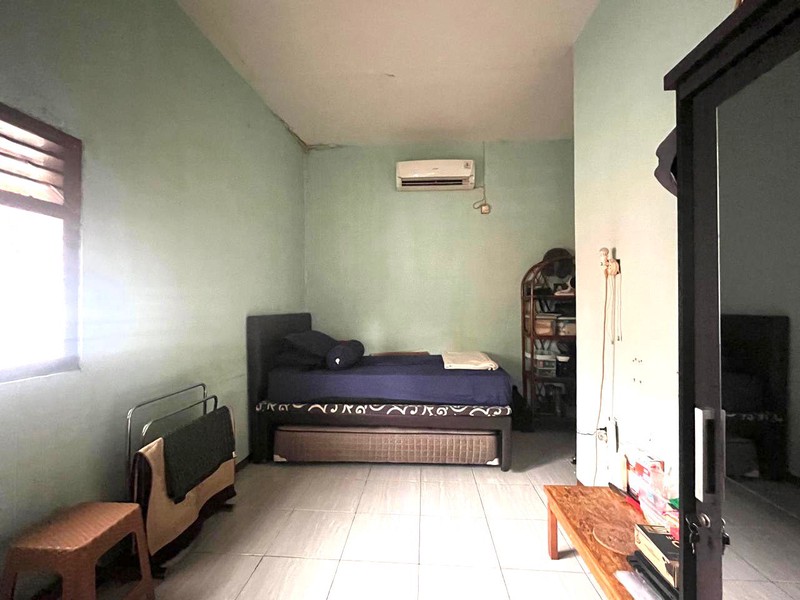 Rumah Kos 12 Kamar - View Depan Taman Lokasi di Benhil Jakpus