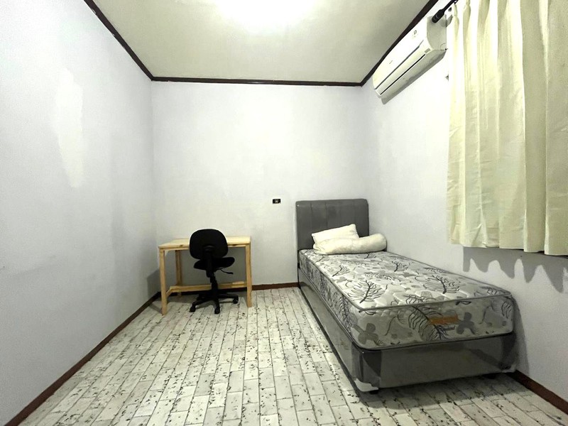 Rumah Kos 12 Kamar - View Depan Taman Lokasi di Benhil Jakpus