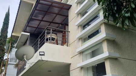 Villa Asri dengan Halaman Luas dan Lingkungan Nyaman @Cisarua Bogor.