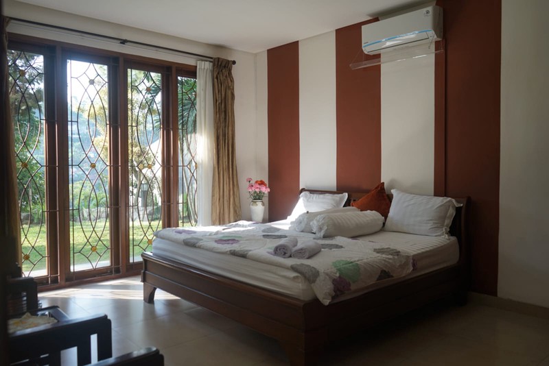 Villa Asri dengan Halaman Luas dan Lingkungan Nyaman @Cisarua Bogor.