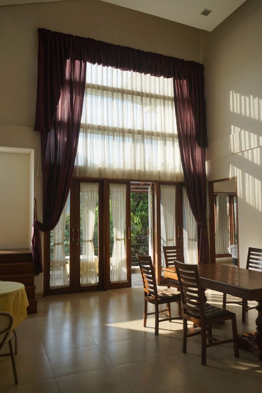 Villa Asri dengan Halaman Luas dan Lingkungan Nyaman @Cisarua Bogor.