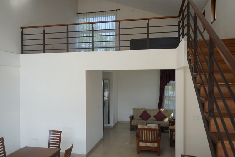 Villa Asri dengan Halaman Luas dan Lingkungan Nyaman @Cisarua Bogor.