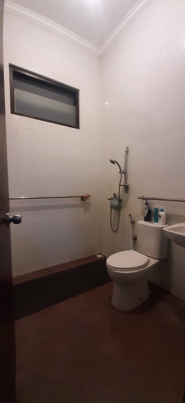 Rumah sekitar Senopati didepan Taman dan strategis dekat ke arah Sudirman Jakarta-Selatan...