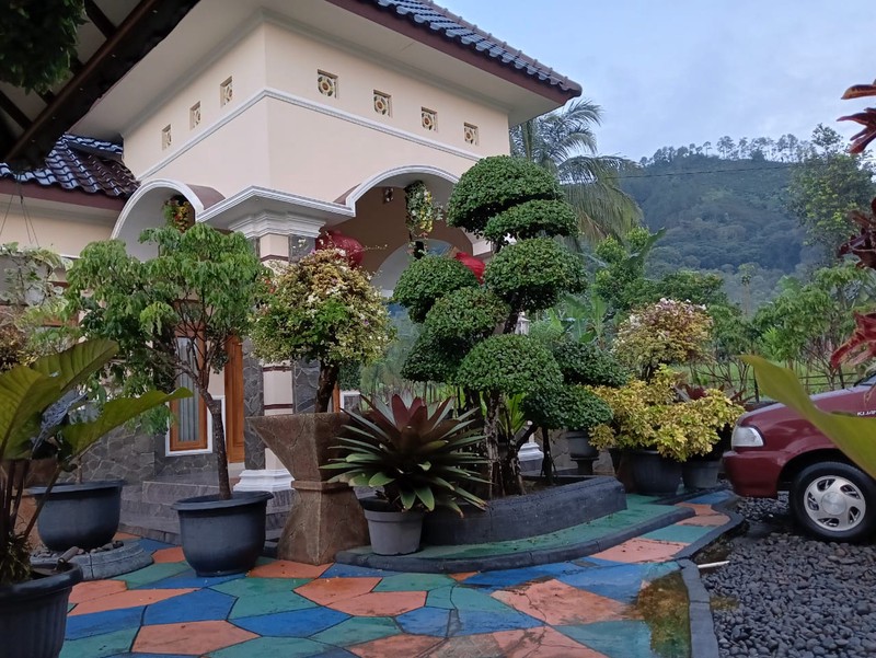 Rumah 842 Meter Persegi Dengan View 5 Gunung Di Kaliangkrik, Magelang