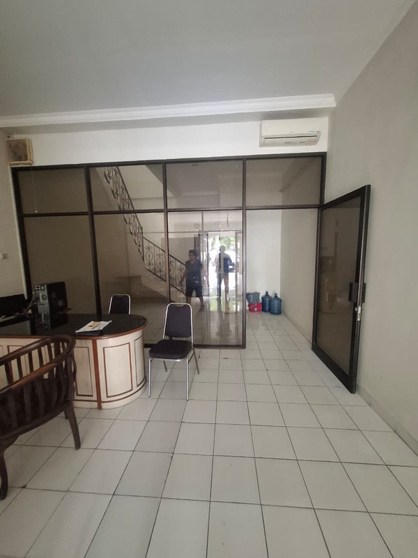 Ruko 2 Lantai Di Ring Road Utara Dekat Dengan Kampus AMIKOM 2 Dan Kantor Pajak Condongcatur, Sleman