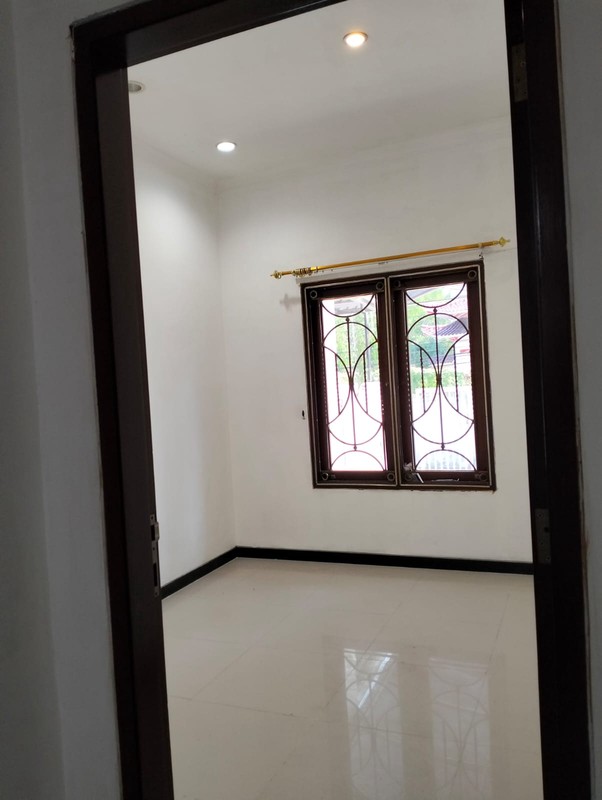 JUAL RUMAH SIAP HUNI VILLA VALENSIA DEKAT MALL PTC