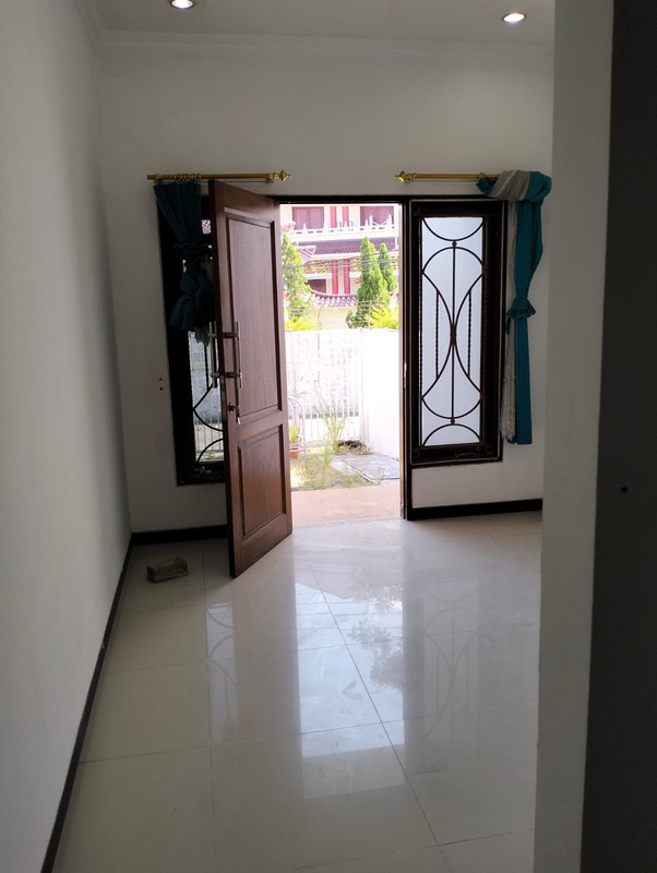 JUAL RUMAH SIAP HUNI VILLA VALENSIA DEKAT MALL PTC