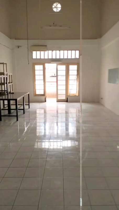 MURAH  Disewakan Ruko Citraland Taman Internasional / International Village Dekat Sekolah Ciputra, G Walk Citraland, Universitas Ciputra - Parkiran Mobil Luas cocok buat Segala Usaha