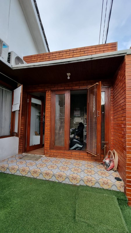 Rumah Cantik di Pamulang Tangerang Selatan Siap Huni SHM