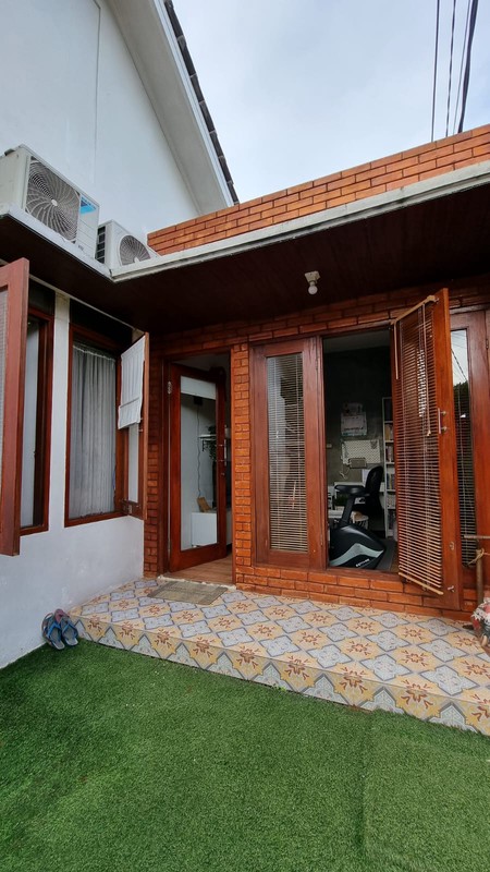 Rumah Cantik di Pamulang Tangerang Selatan Siap Huni SHM