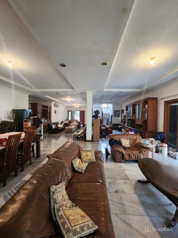 Rumah Butuh Renovasi dalam Komplek Tenang dekat MRT Lebak Bulus