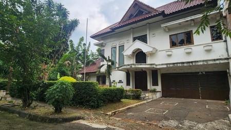 Rumah Butuh Renovasi dalam Komplek Tenang dekat MRT Lebak Bulus