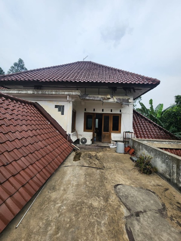 Rumah Butuh Renovasi dalam Komplek Tenang dekat MRT Lebak Bulus