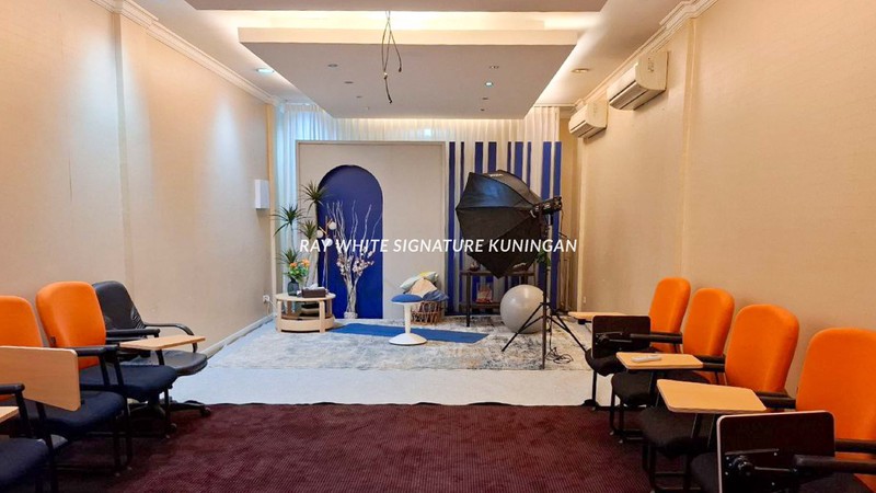 Ruko 4 Lantai Fully Furnished di Jatiwaringin - Siap Pakai, Lokasi Super Strategis!