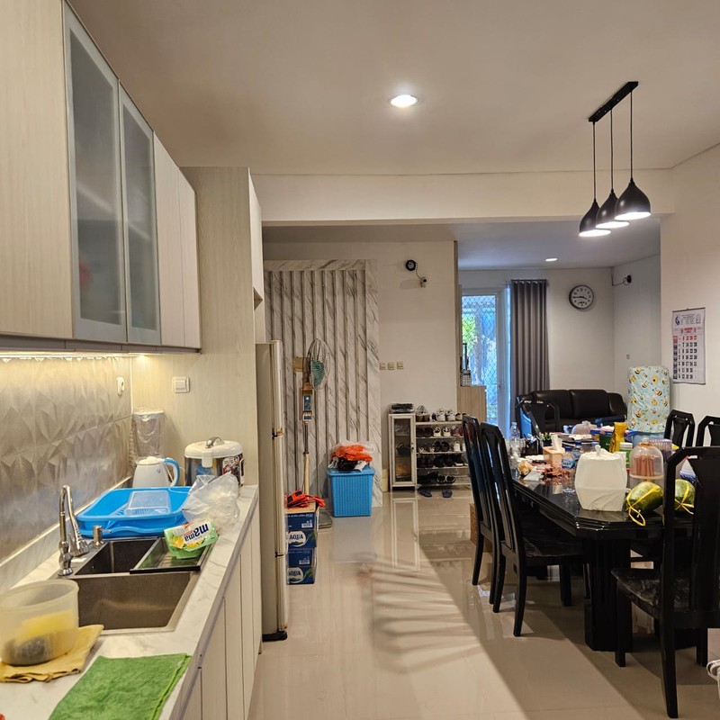  1 Milyar-an Dijual Rumah The Greenlake Citraland Surabaya Barat Dekat Sekolah Binus, Pakuwon Mall, Wisata Bukit Mas