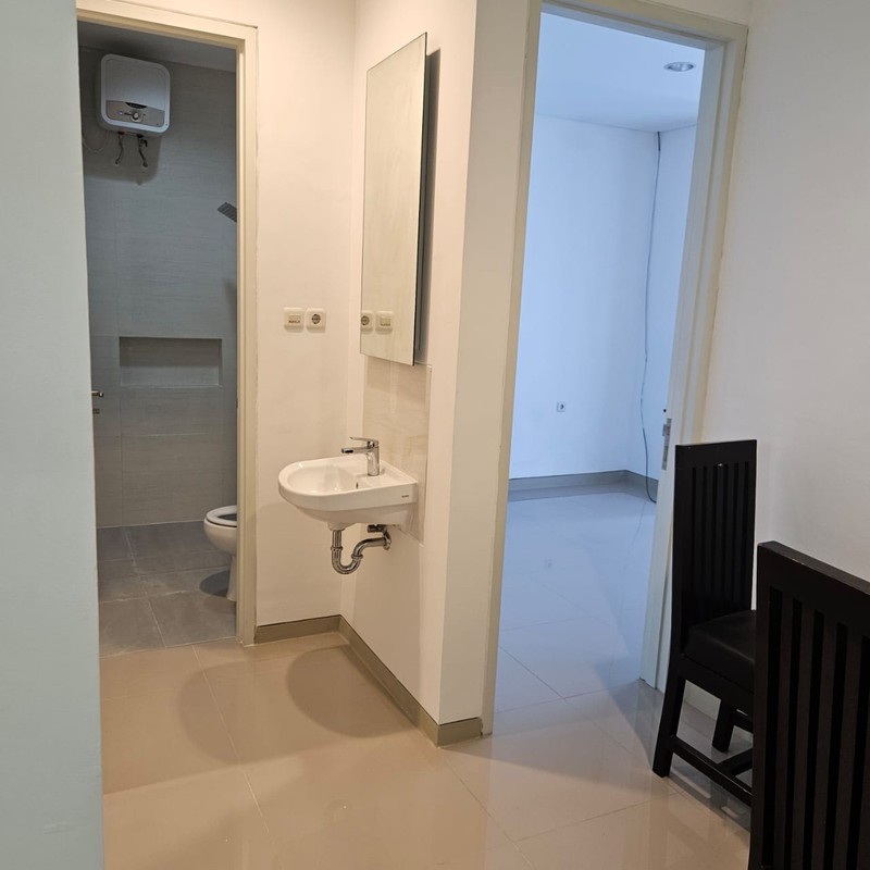  1 Milyar-an Dijual Rumah The Greenlake Citraland Surabaya Barat Dekat Sekolah Binus, Pakuwon Mall, Wisata Bukit Mas