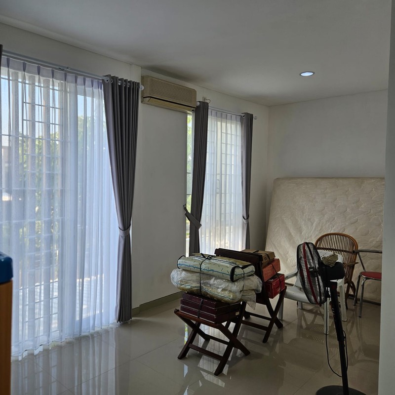  1 Milyar-an Dijual Rumah The Greenlake Citraland Surabaya Barat Dekat Sekolah Binus, Pakuwon Mall, Wisata Bukit Mas