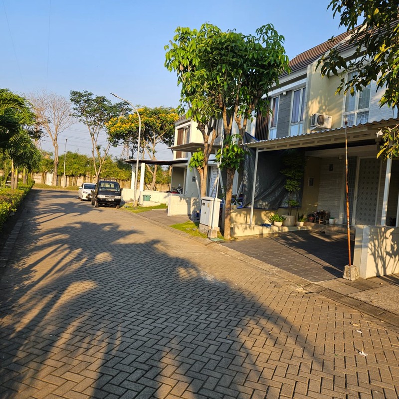  1 Milyar-an Dijual Rumah The Greenlake Citraland Surabaya Barat Dekat Sekolah Binus, Pakuwon Mall, Wisata Bukit Mas