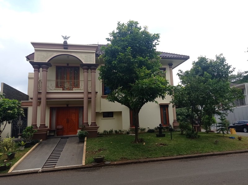 Rumah Hoek 2 Lantai di The Green BSD Dekat Stasiun Kereta