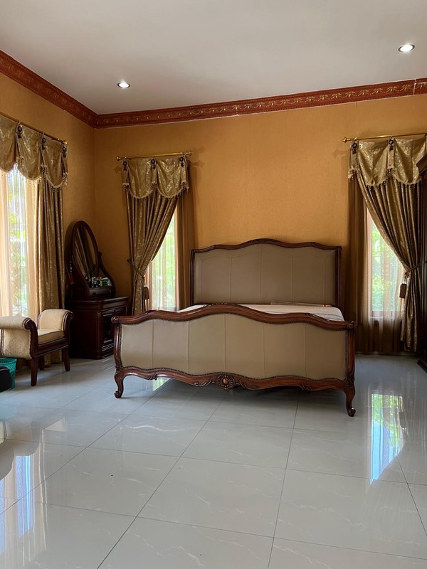 Rumah Hoek 2 Lantai di The Green BSD Dekat Stasiun Kereta