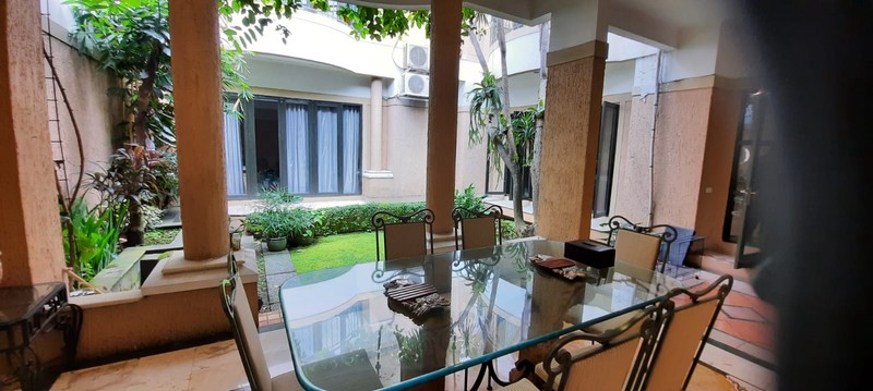 Rumah Asri siap huni Jl Lengkong Pondok Indah