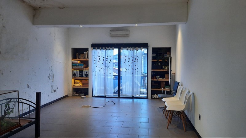 Rumah Siap Huni 2 lantai dengan lokasi strategis Lubang Buaya