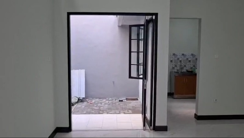 Rumah Brand New, Bagus, Lokasi strategis di Bintaro Sektor 1