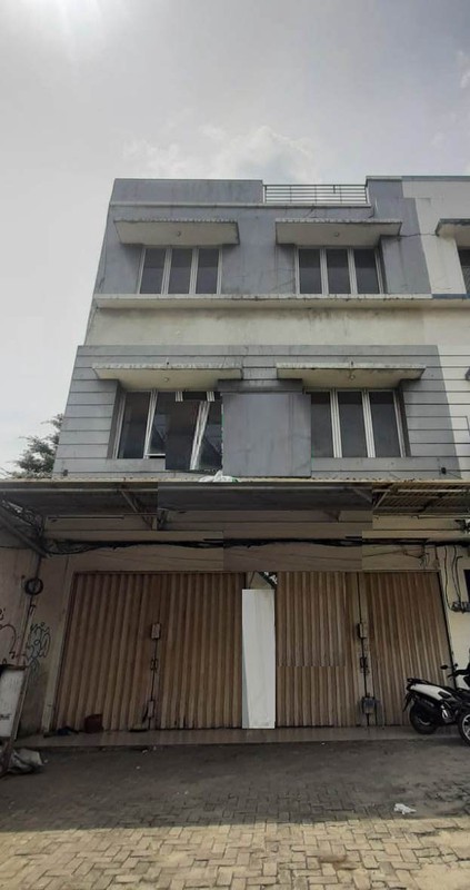 Ruko Gandengan Lokasi Strategis di Ciputat.