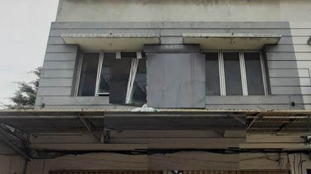 Ruko gandeng dekat dg pasar  Ciputat, parkir luas....