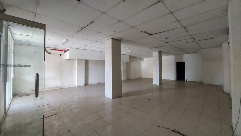 Ruko gandeng dekat dg pasar  Ciputat, parkir luas....