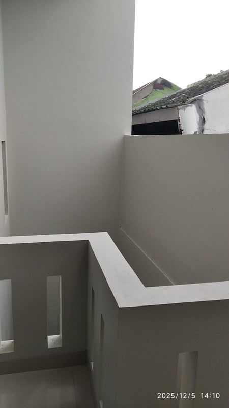 Rumah 2 Lantai Siap Huni dengan Hunian Nyaman dan Asri di Pesanggrahan, Jakarta Selatan