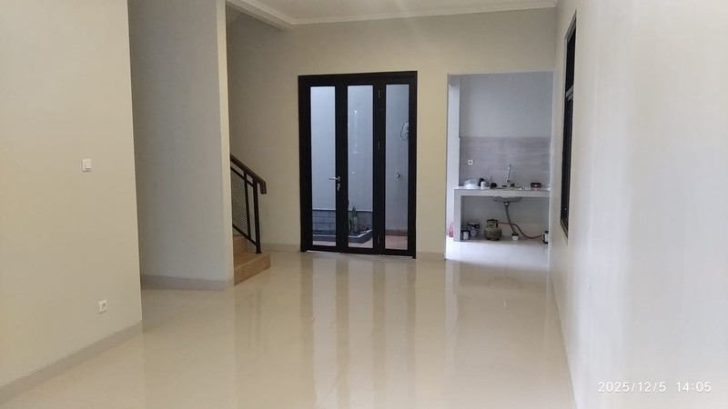 Rumah 2 Lantai Siap Huni dengan Hunian Nyaman dan Asri di Pesanggrahan, Jakarta Selatan
