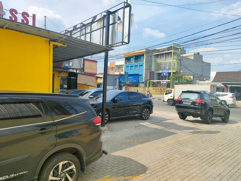 LAHAN KOMERSIL DIPINGGIR JALAN RAYA SERPONG