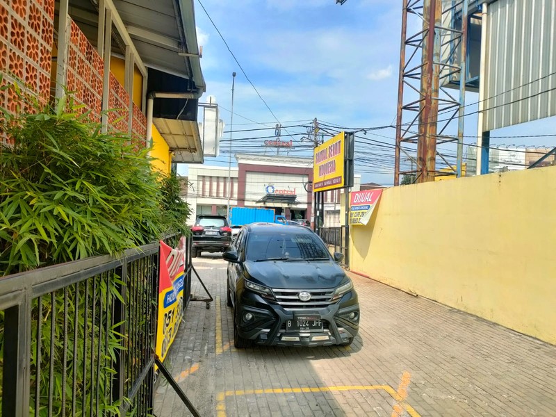 LAHAN KOMERSIL DIPINGGIR JALAN RAYA SERPONG