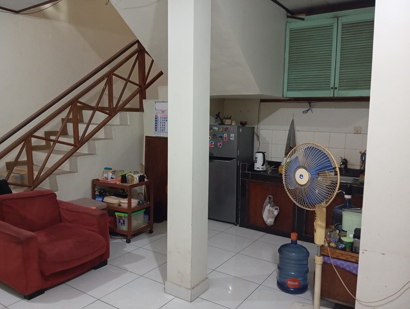 Rumah 2 Lt Strategis Bebas Banjir Pinggir Jalan Dekat Fasilitas Premium Grand Wisata