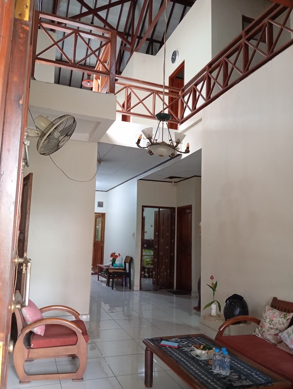 Rumah 2 Lt Strategis Bebas Banjir Pinggir Jalan Dekat Fasilitas Premium Grand Wisata