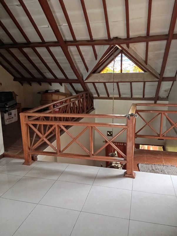 Rumah 2 Lt Strategis Bebas Banjir Pinggir Jalan Dekat Fasilitas Premium Grand Wisata