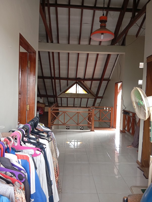 Rumah 2 Lt Strategis Bebas Banjir Pinggir Jalan Dekat Fasilitas Premium Grand Wisata