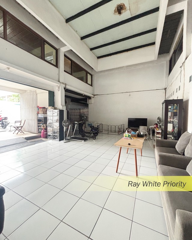 RUMAH HITUNG TANAH BONUS BANGUNAN 3 LANTAI COCOK UNTUK USAHA & KOS KOSAN DI VETERAN, JAKARTA SELATAN