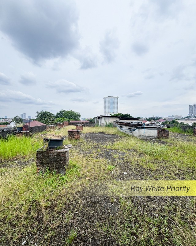 RUMAH HITUNG TANAH BONUS BANGUNAN 3 LANTAI COCOK UNTUK USAHA & KOS KOSAN DI VETERAN, JAKARTA SELATAN