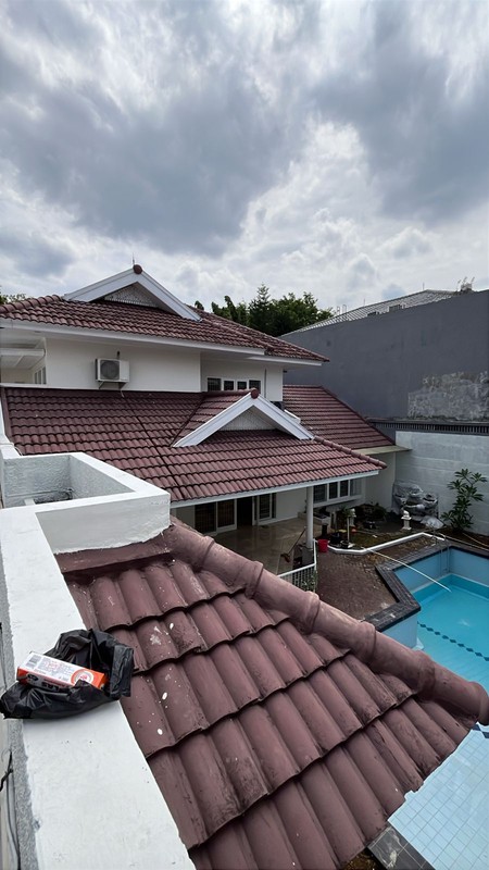 DI SEWAKAN RUMAH NYAMAN  DAN STRATEGIS DI LEBAK BULUS.