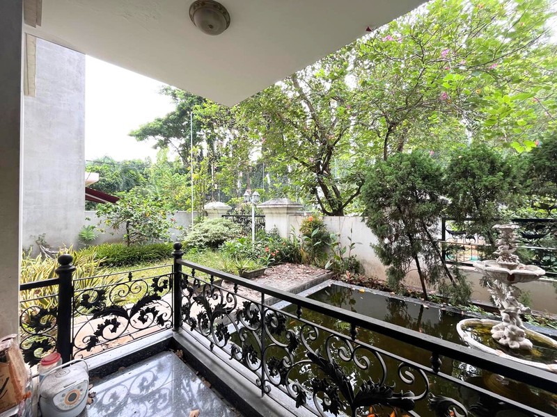 Rumah Klasik dan Strategis di Patal Senayan Dalam Cluster