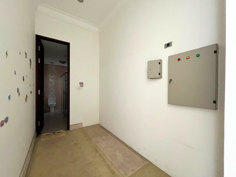 Rumah Klasik dan Strategis di Patal Senayan Dalam Cluster