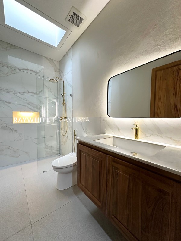 Brand New Rumah Kantor Lokasi Strategis Area Sambas Kebayoran Baru