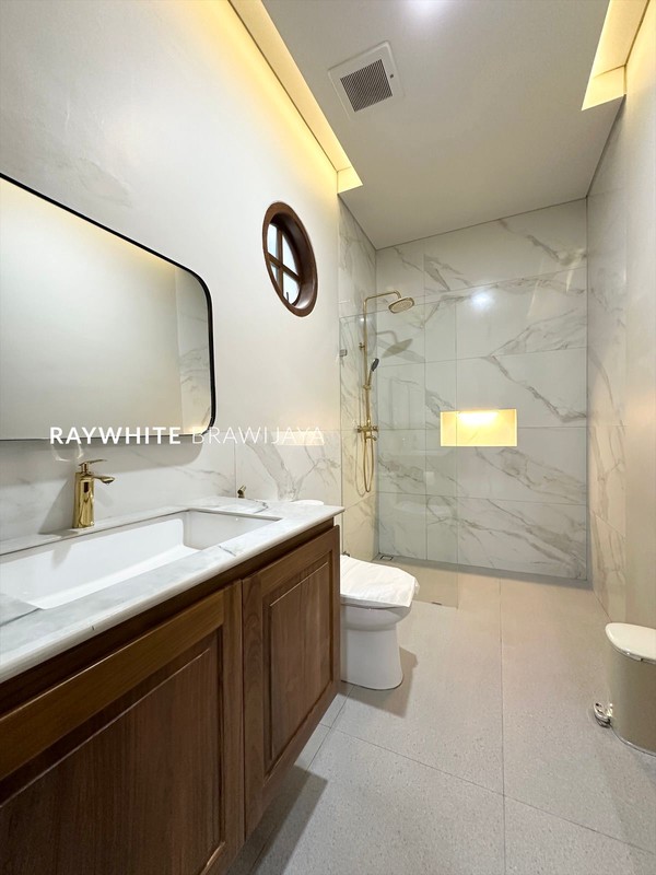 Brand New Rumah Kantor Lokasi Strategis Area Sambas Kebayoran Baru