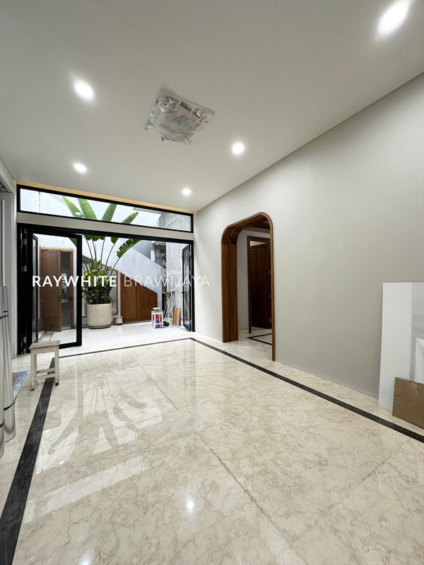 Brand New Rumah Kantor Lokasi Strategis Area Sambas Kebayoran Baru