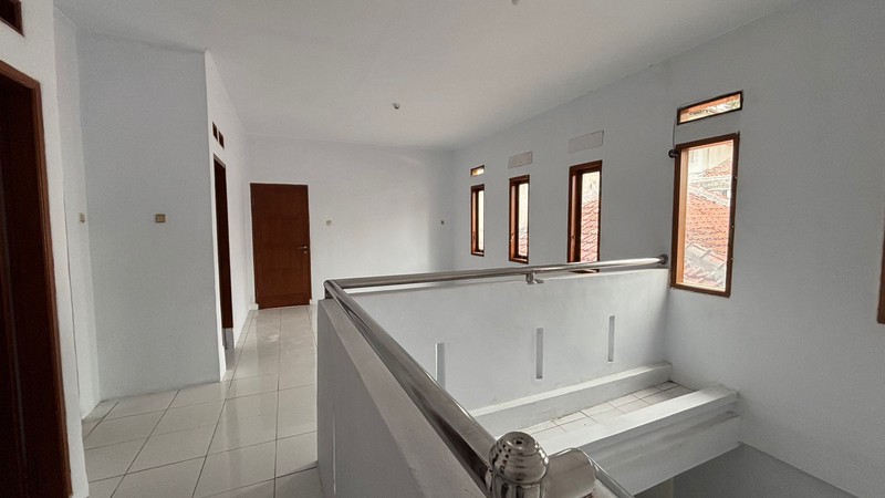 Rumah 1,5 Lantai Disewakan di Tebet Timur Jaksel